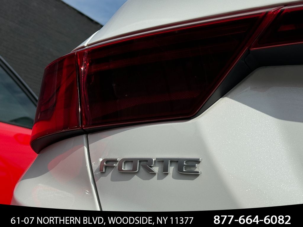Vehicle image 7 of 27