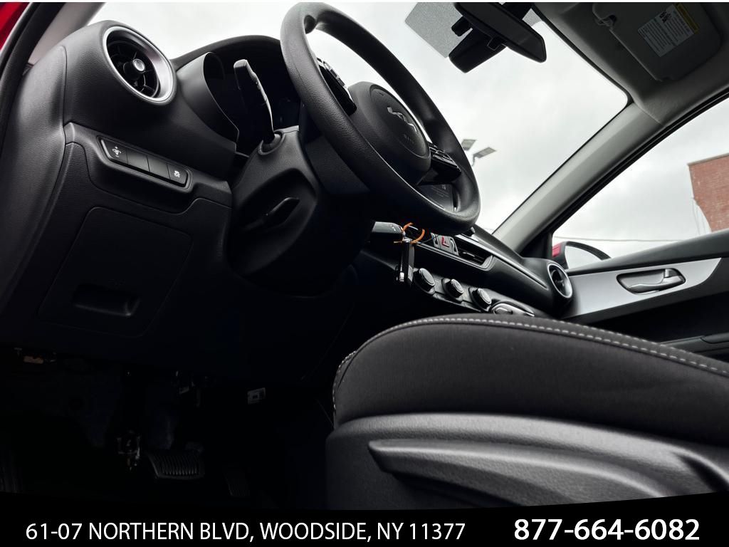 Vehicle image 14 of 27