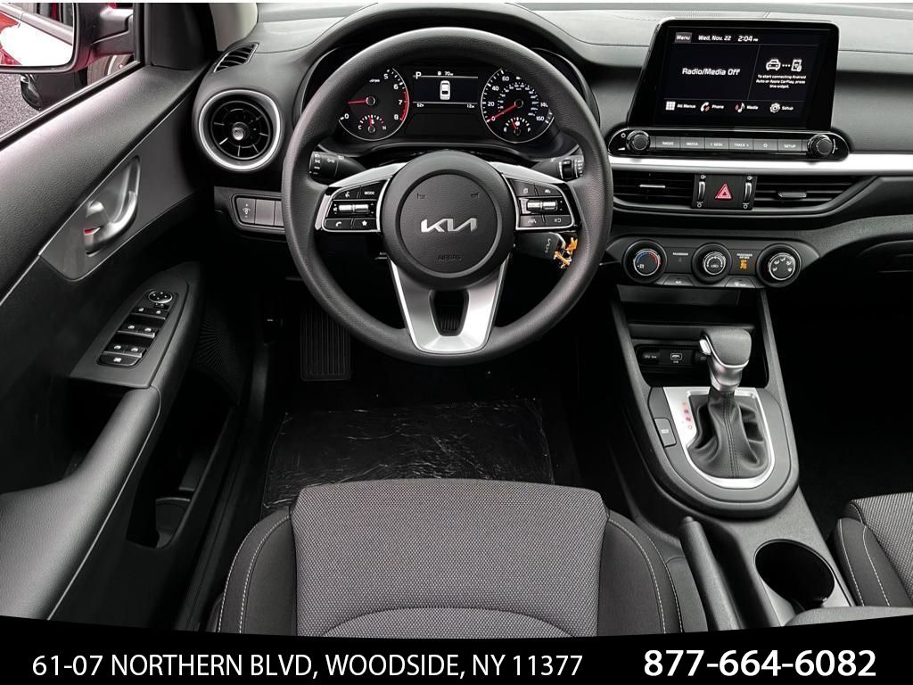 Vehicle image 23 of 27