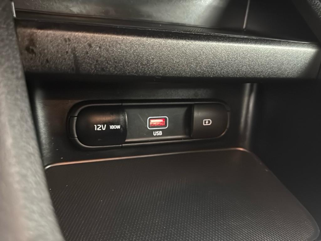 Vehicle image 27 of 28