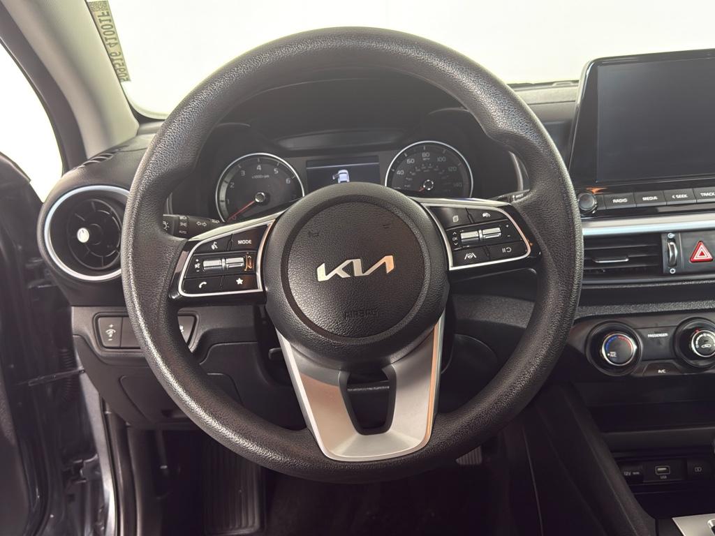 Vehicle image 21 of 28