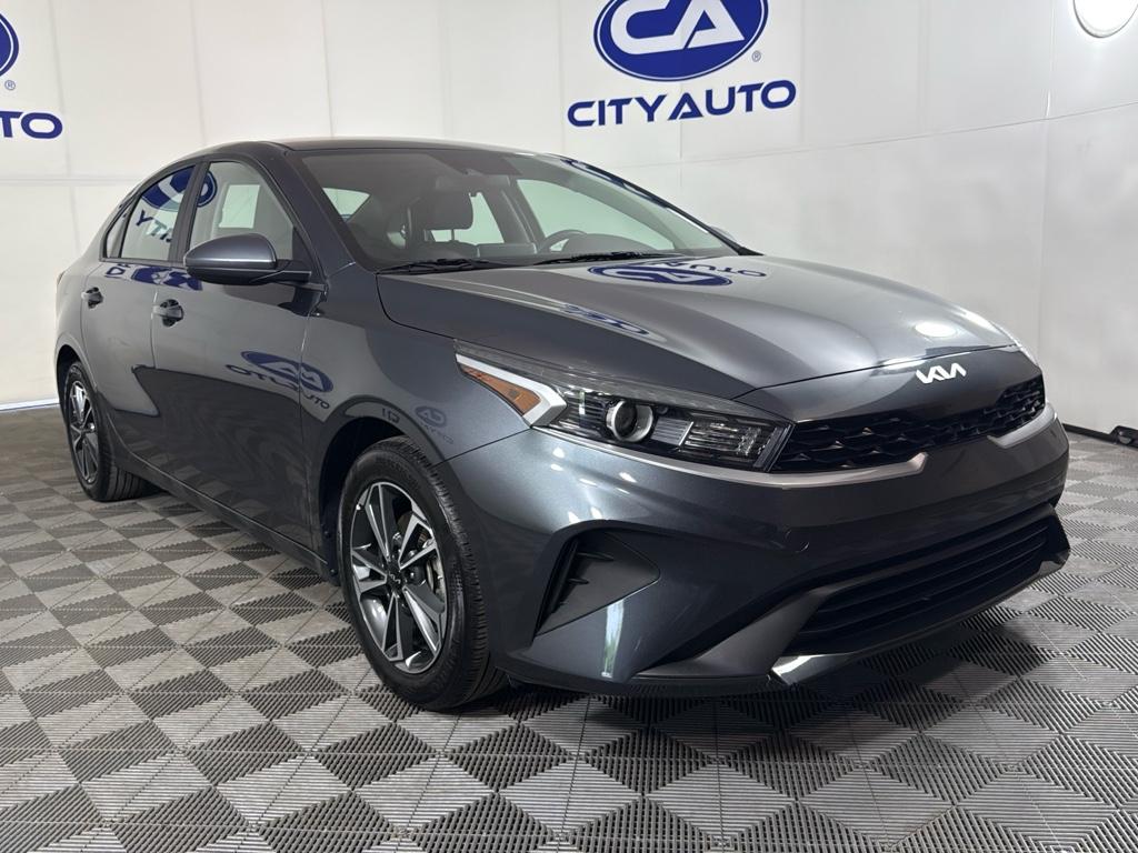 Vehicle image 3 of 28