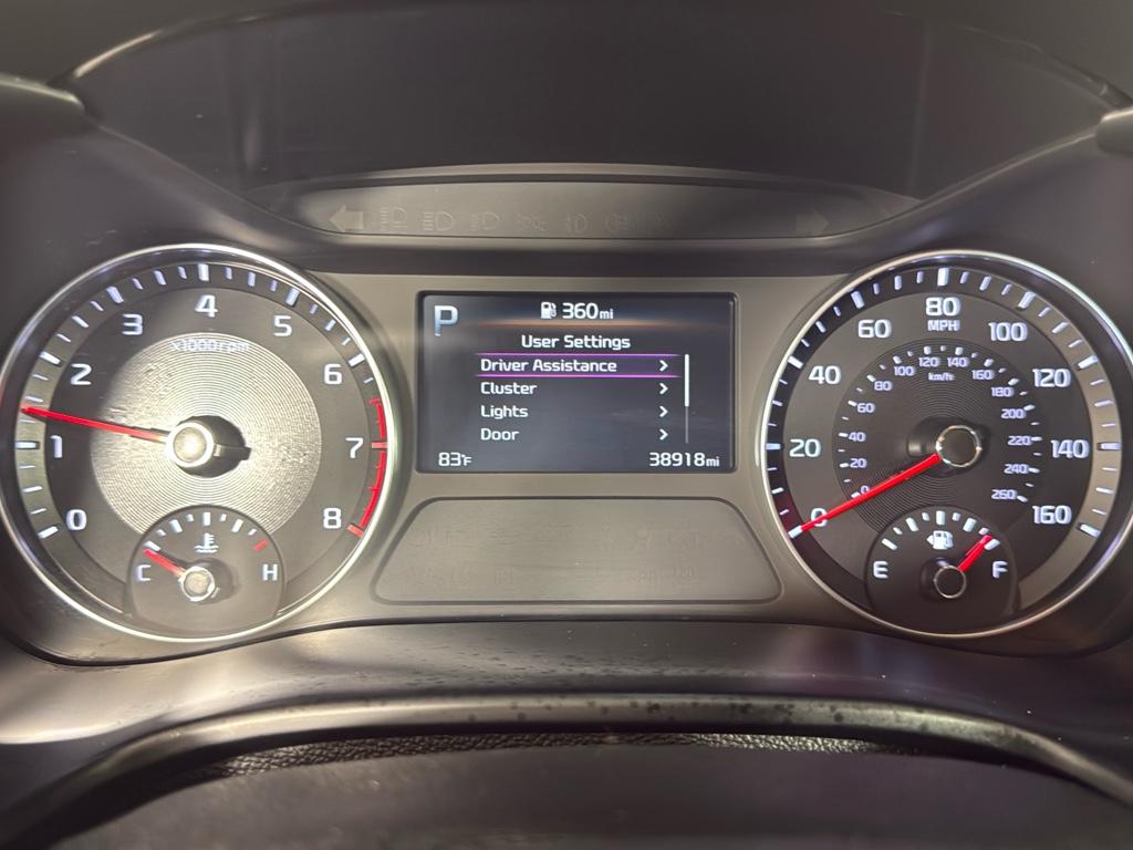 Vehicle image 24 of 28