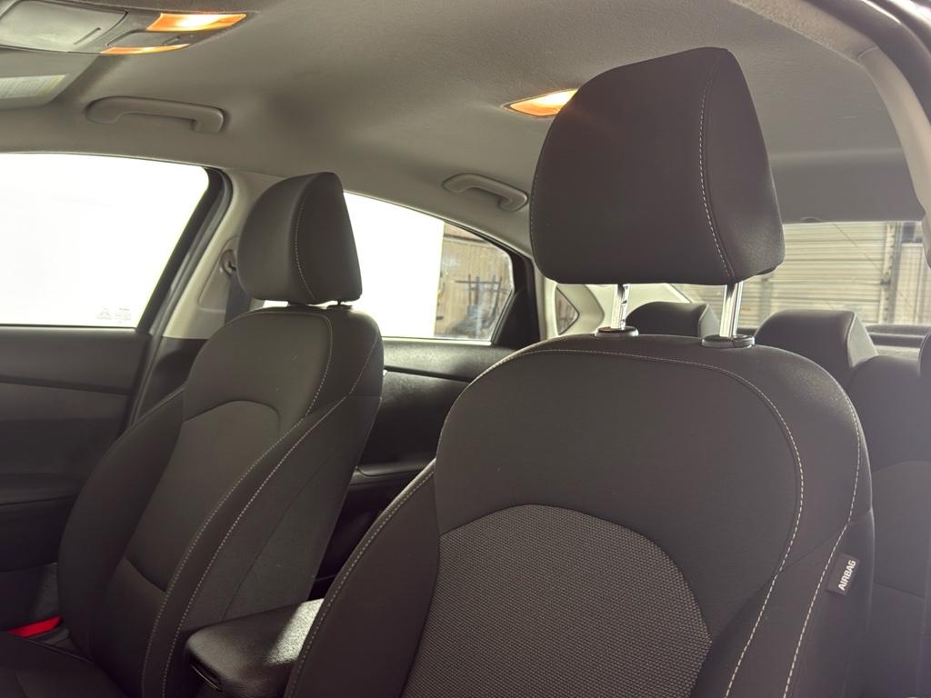 Vehicle image 19 of 28