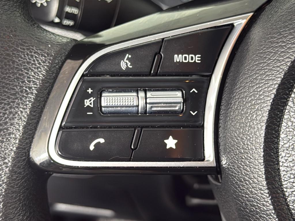 Vehicle image 22 of 28
