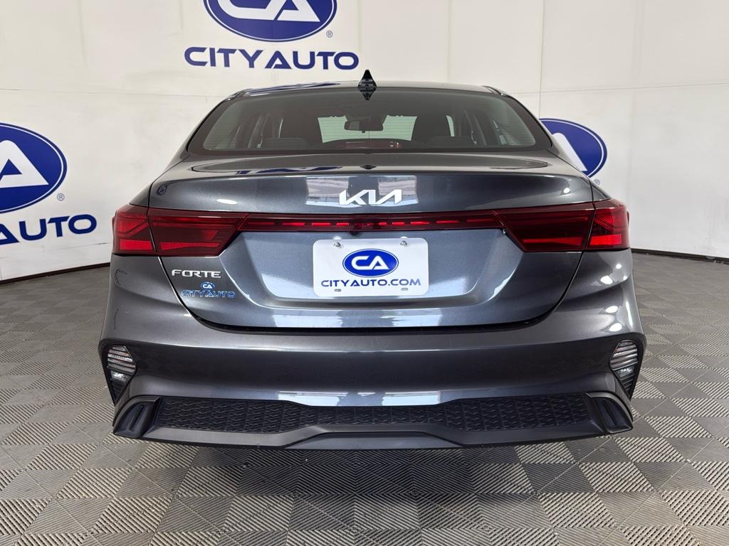 Vehicle image 6 of 28