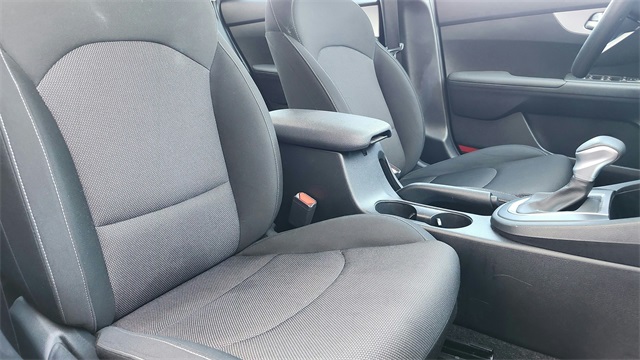 2024 Kia Forte LXS Image 14 of 34