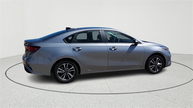 2024 Kia Forte LXS Image 5 of 34