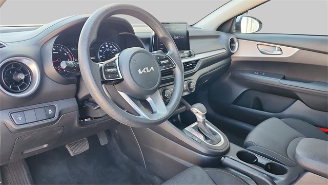 2024 Kia Forte LXS Image 16 of 34