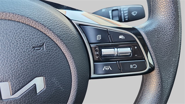 2024 Kia Forte LXS Image 30 of 34