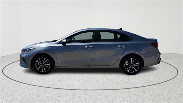 2024 Kia Forte LXS Image 8 of 34