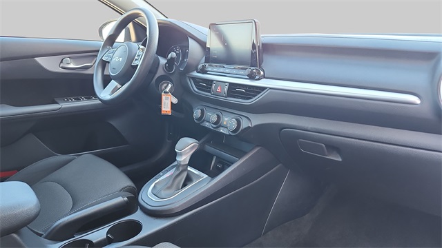 2024 Kia Forte LXS Image 17 of 34