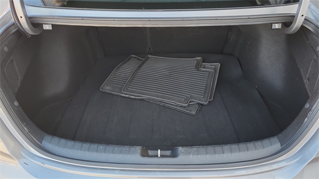 2024 Kia Forte LXS Image 10 of 34