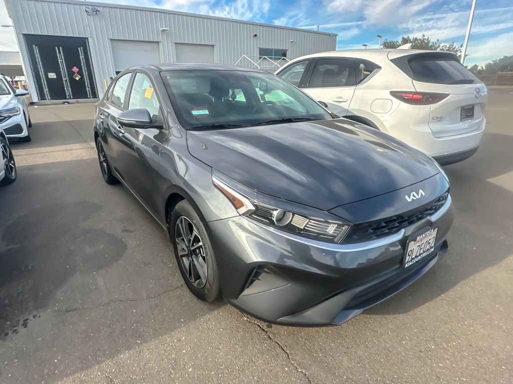 2024 Kia Forte LXS Image 1 of 2