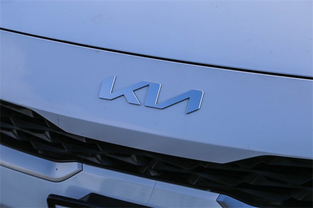 2024 Kia Forte LXS Image 10 of 12