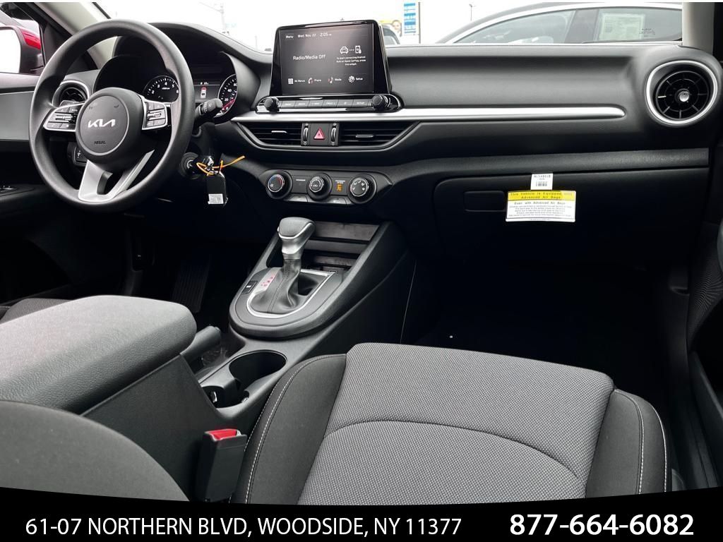 Vehicle image 25 of 27