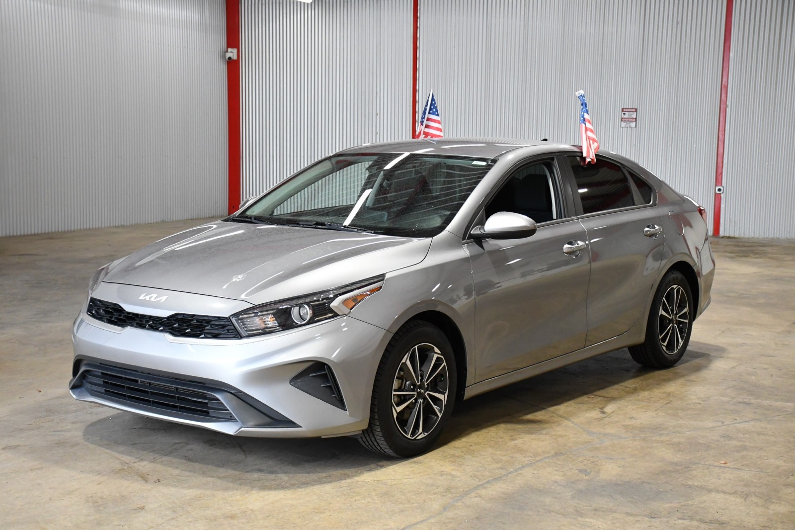 2024 Kia Forte LXS Image 1 of 30