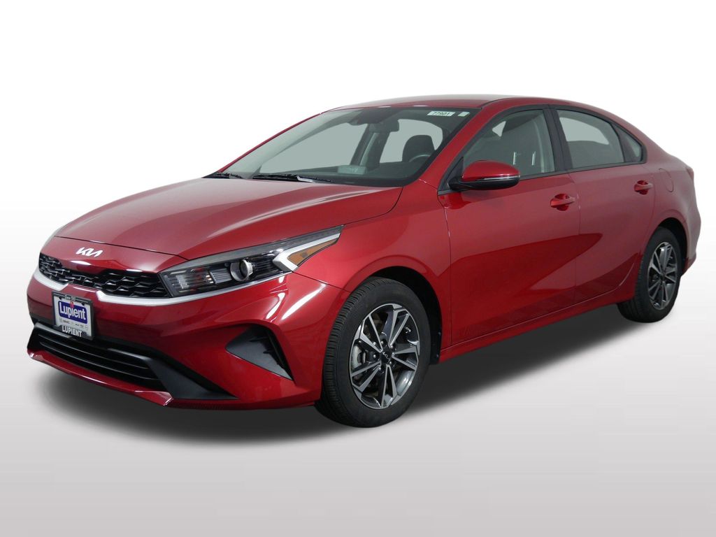 2024 Kia Forte LXS Image 1 of 38
