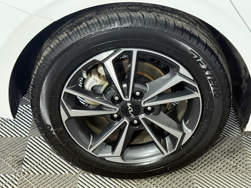 Vehicle image 10 of 25
