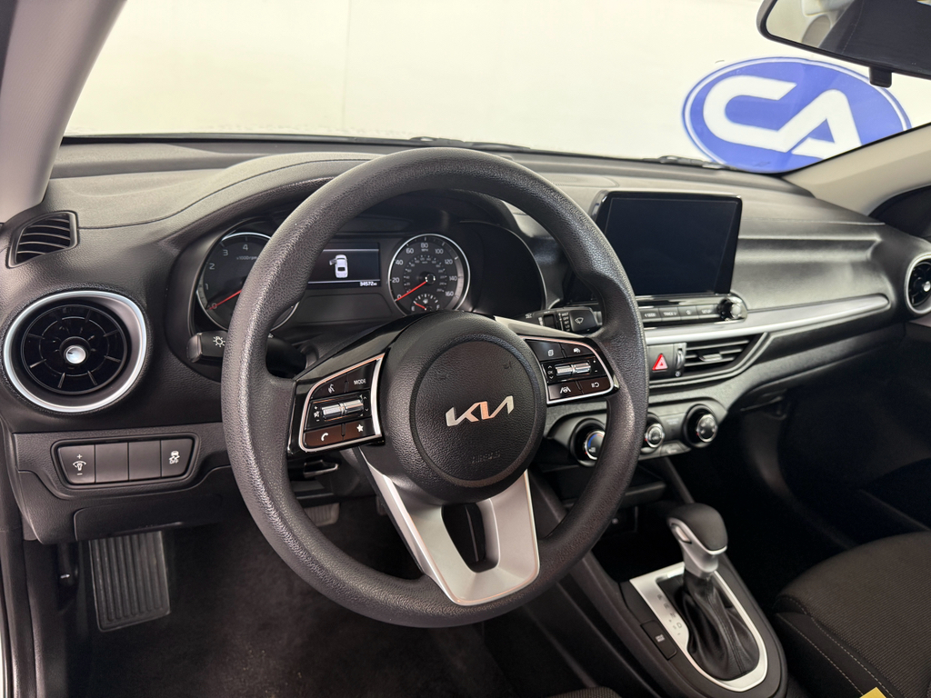 Vehicle image 17 of 25