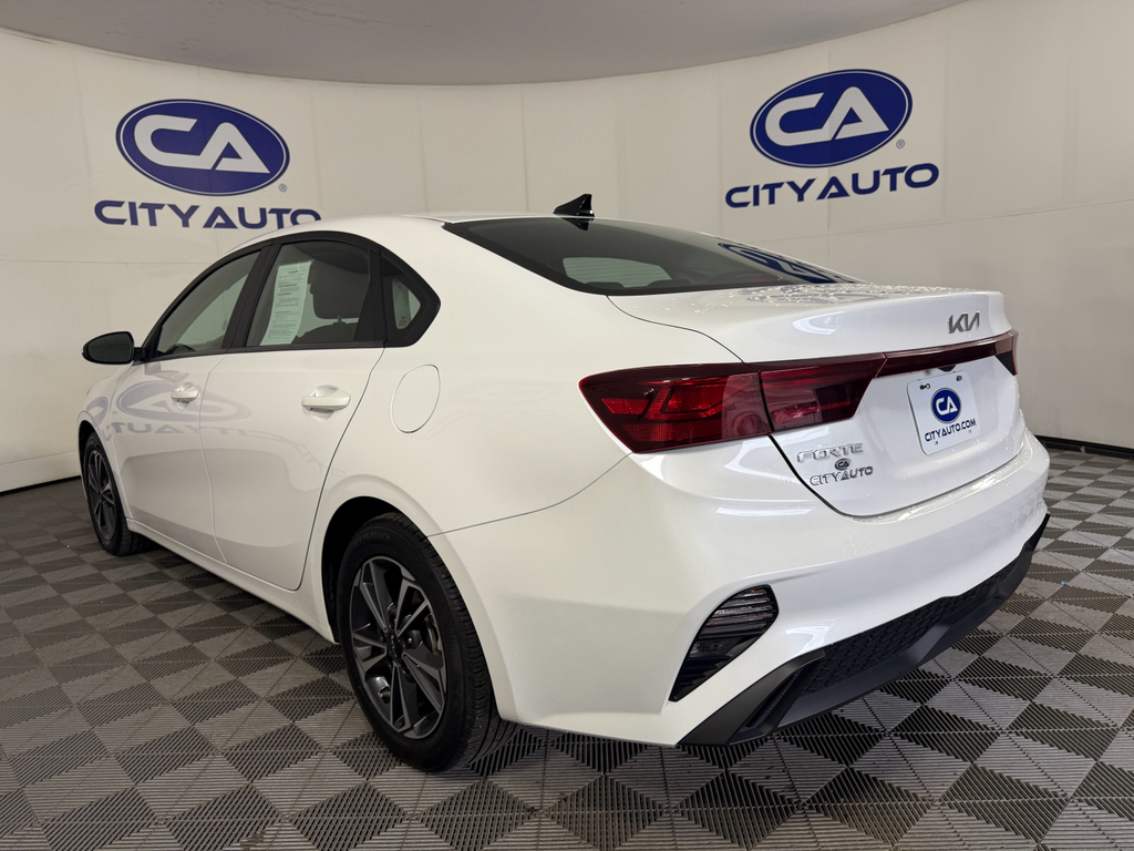 Vehicle image 7 of 25