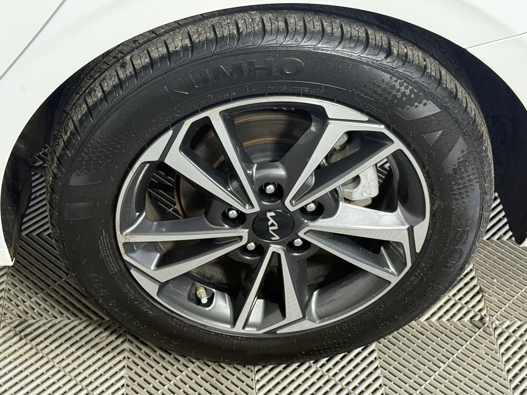 Vehicle image 9 of 25