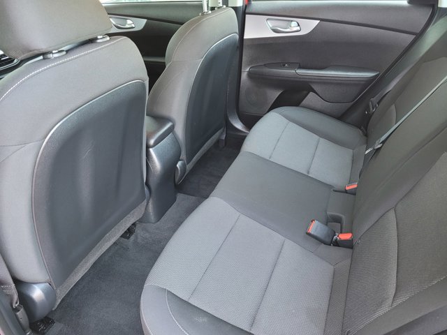 Vehicle image 11 of 27