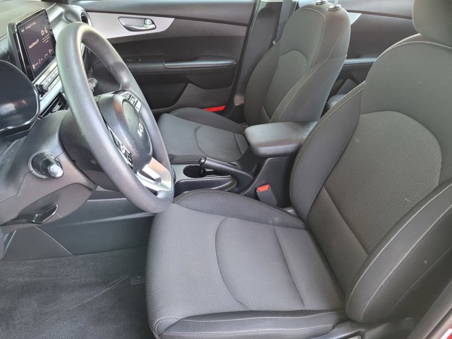 Vehicle image 15 of 27