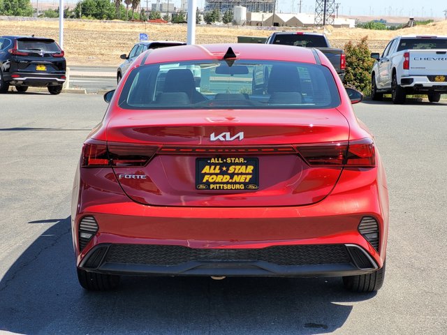Vehicle image 8 of 27