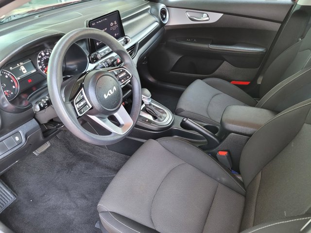 Vehicle image 14 of 27