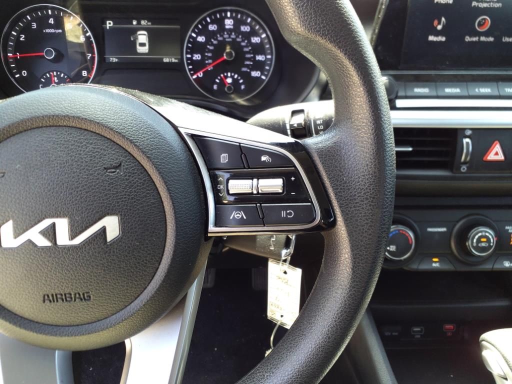 Vehicle image 22 of 35