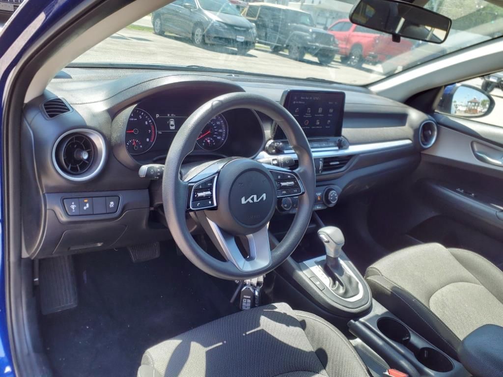 Vehicle image 14 of 35