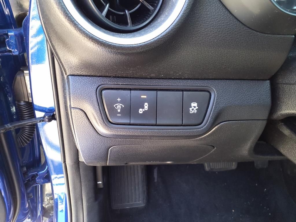 Vehicle image 17 of 35