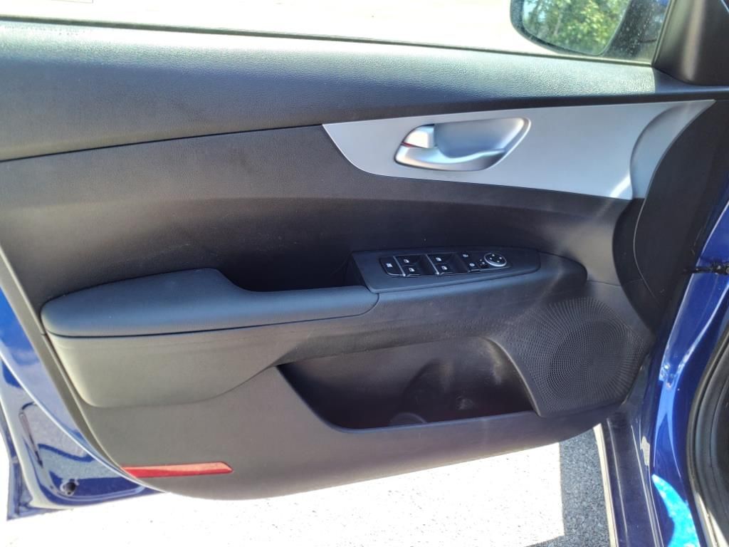 Vehicle image 15 of 35