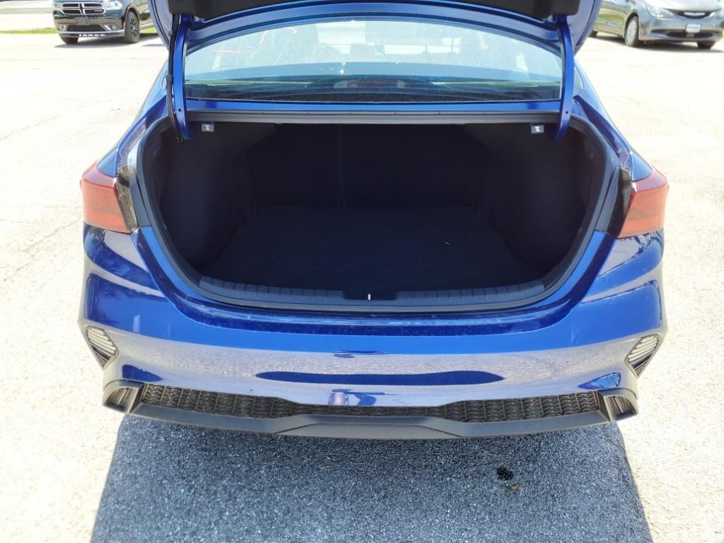 Vehicle image 13 of 35