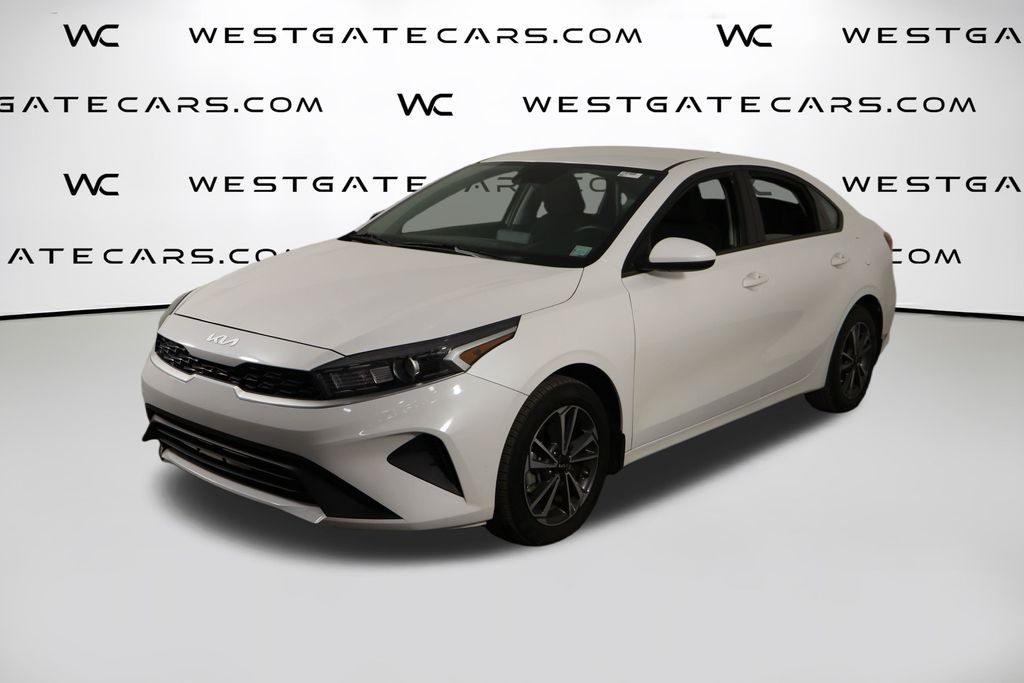 2024 Kia Forte LXS Image 1 of 39