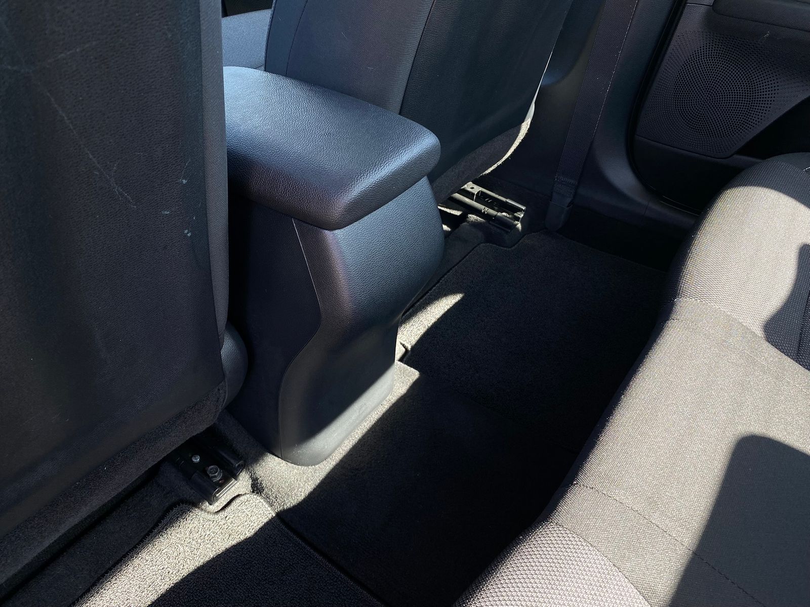 Vehicle image 15 of 30