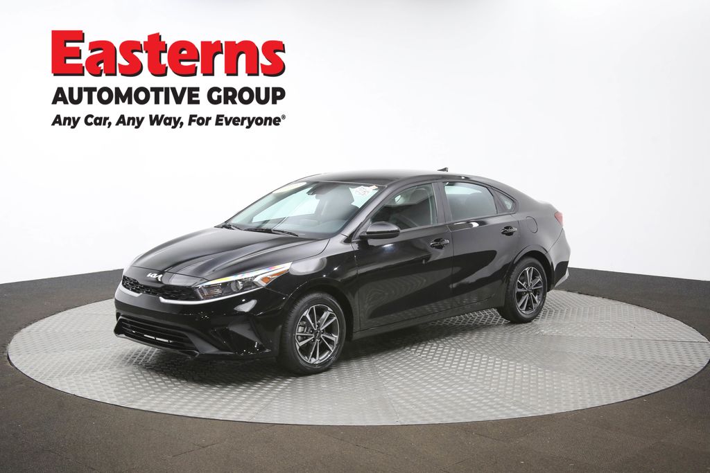 2024 Kia Forte LXS Image 2 of 64