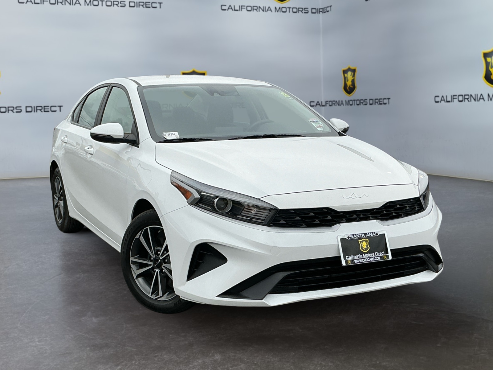 2024 Kia Forte LXS Image 2 of 22