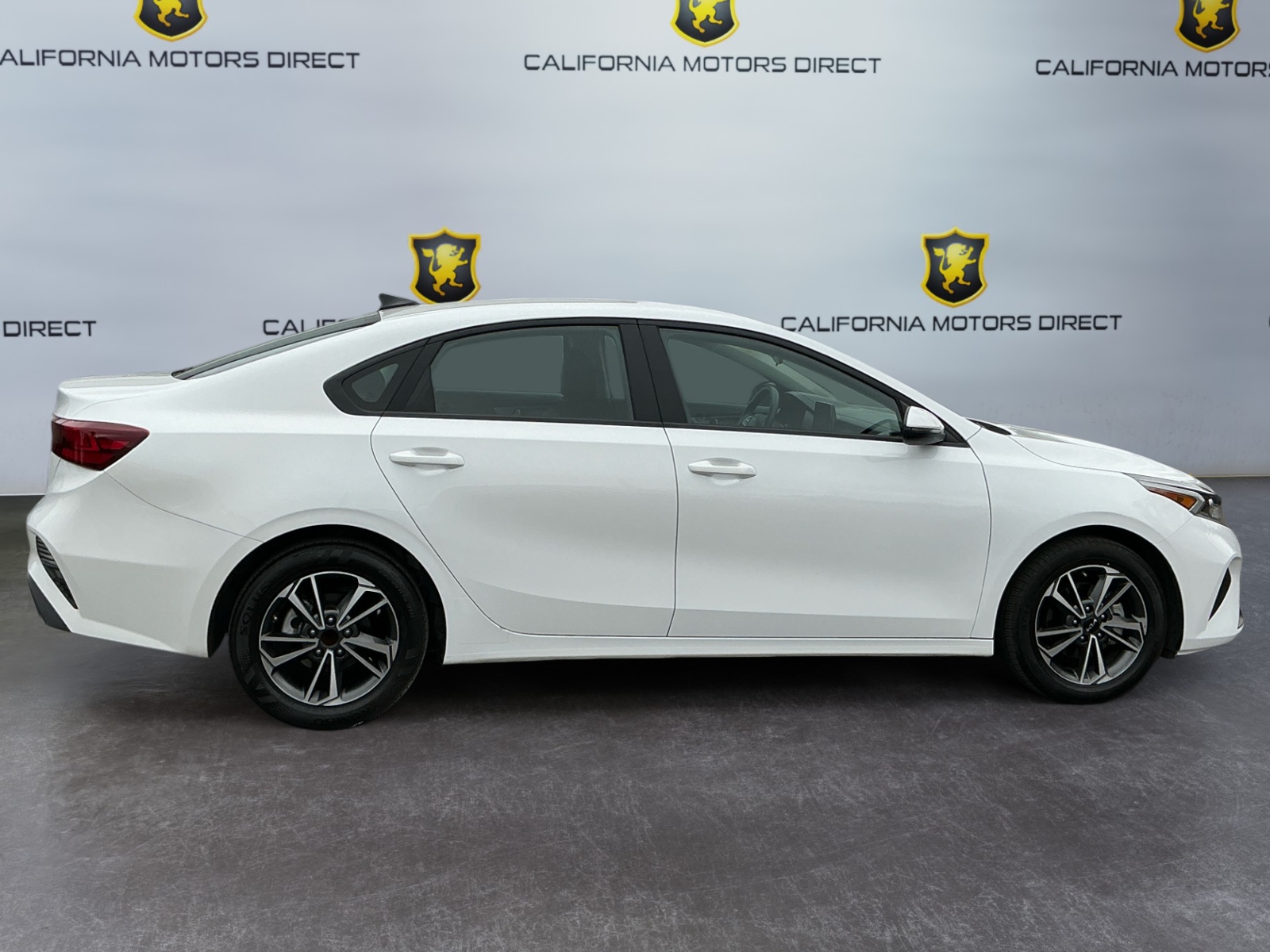 2024 Kia Forte LXS Image 3 of 22