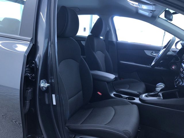 Vehicle image 26 of 37