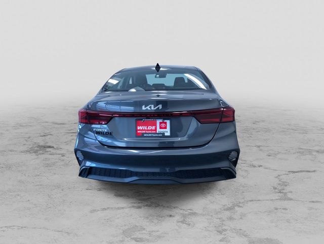 Vehicle image 11 of 37