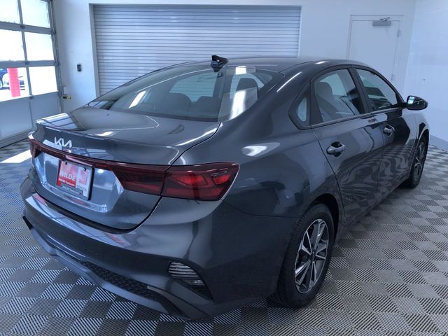 Vehicle image 9 of 37