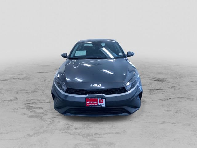 Vehicle image 3 of 37