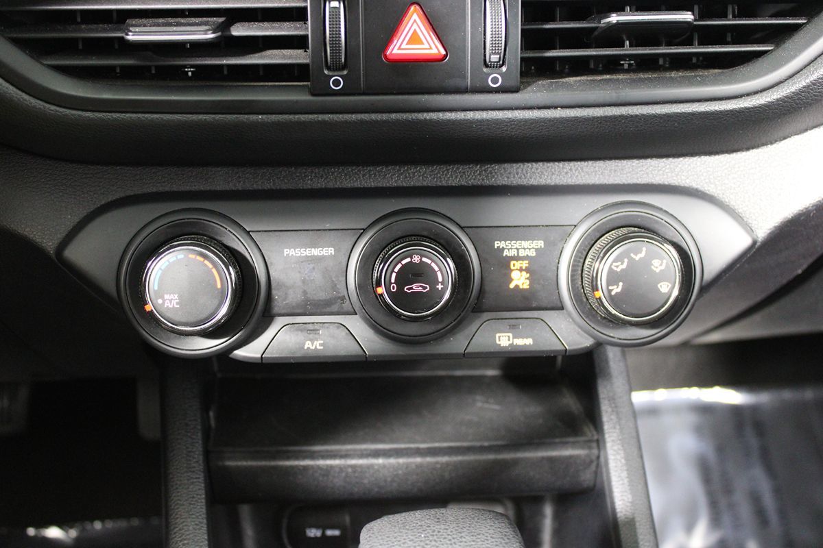 2024 Kia Forte LXS Image 31 of 32