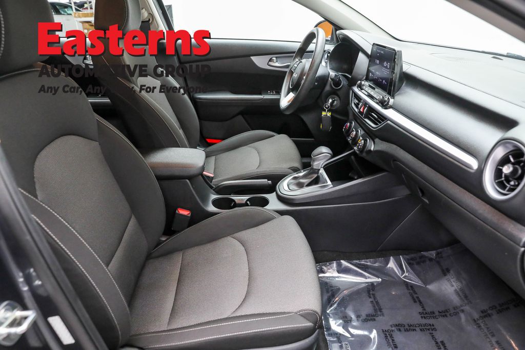 2024 Kia Forte LXS Image 46 of 63