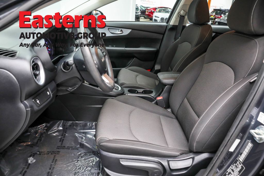 2024 Kia Forte LXS Image 45 of 63