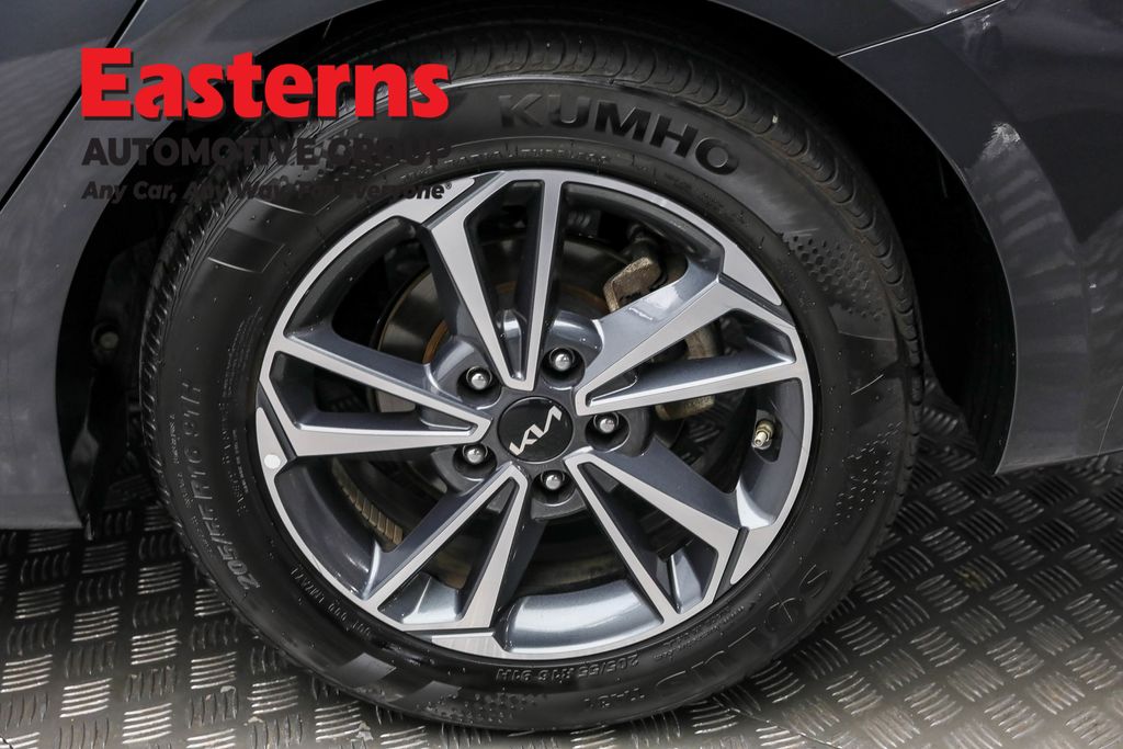 2024 Kia Forte LXS Image 39 of 63