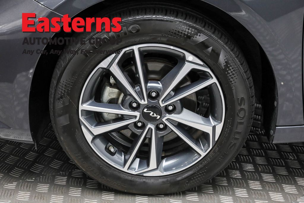 2024 Kia Forte LXS Image 37 of 63