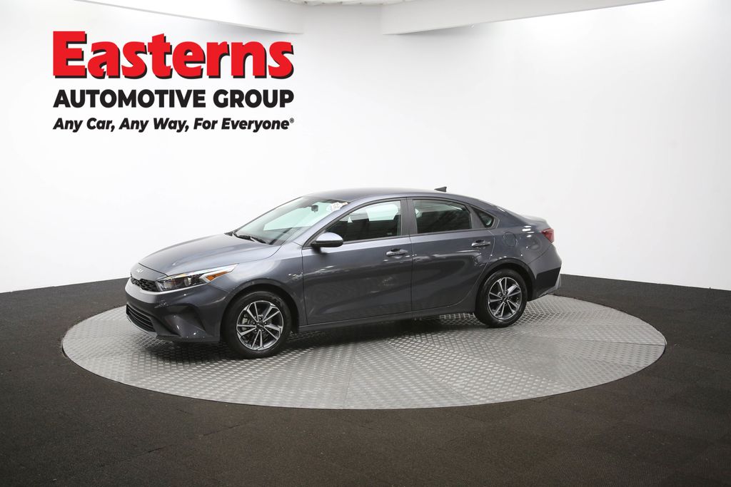 2024 Kia Forte LXS Image 3 of 63